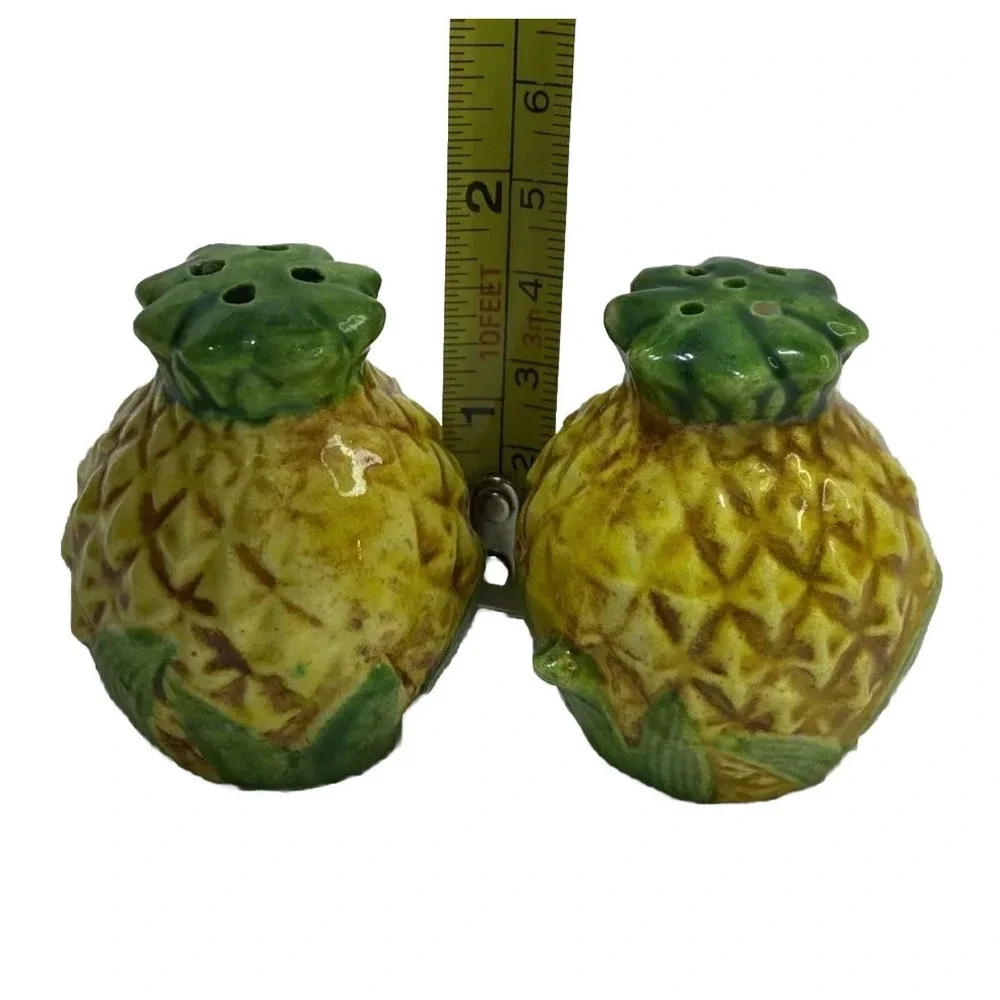 VTG Mini Pineapple Salt /Pepper Shaker Set Japan Hawaii Yellow With Green Leaves